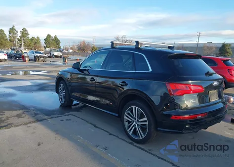 2020 Audi Q5 Premium Plus 55 Tfsi E Quattro S Tronic z USA, uszkodzony, nr VIN WA1E2AFY1L2067261